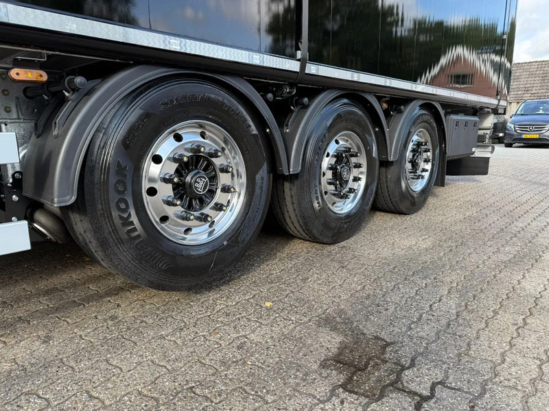 Kraker K-Force 92m3 Black, Liftas - 10MM Vloer, Afstandsbediening - Semi-trailer dengan lantai berjalan: gambar 5 Kraker K-Force 92m3 Black, Liftas - 10MM Vloer, Afstandsbediening - Semi-trailer dengan lantai berjalan: gambar 5