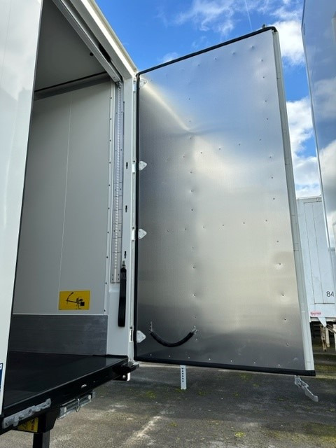 Krone BDF-System 7.450 mm, Portaltüren, FABRIKNEU - Tukar tubuh box: gambar 3 Krone BDF-System 7.450 mm, Portaltüren, FABRIKNEU - Tukar tubuh box: gambar 3