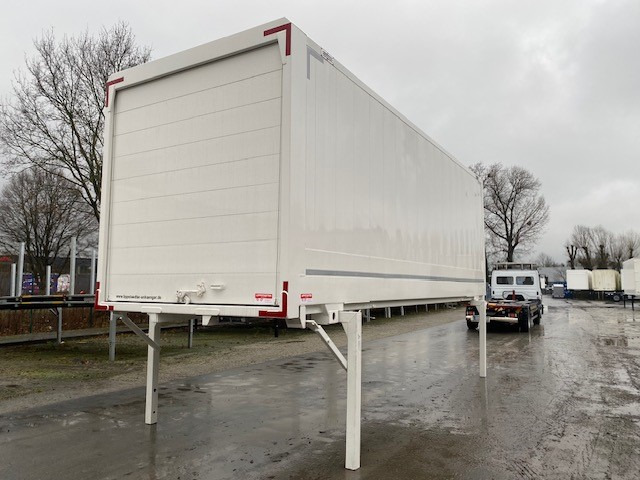 Krone BDF-System 7.450 mm lang, Premium Lack NEU in weiß - Tukar tubuh box: gambar 1 Krone BDF-System 7.450 mm lang, Premium Lack NEU in weiß - Tukar tubuh box: gambar 1