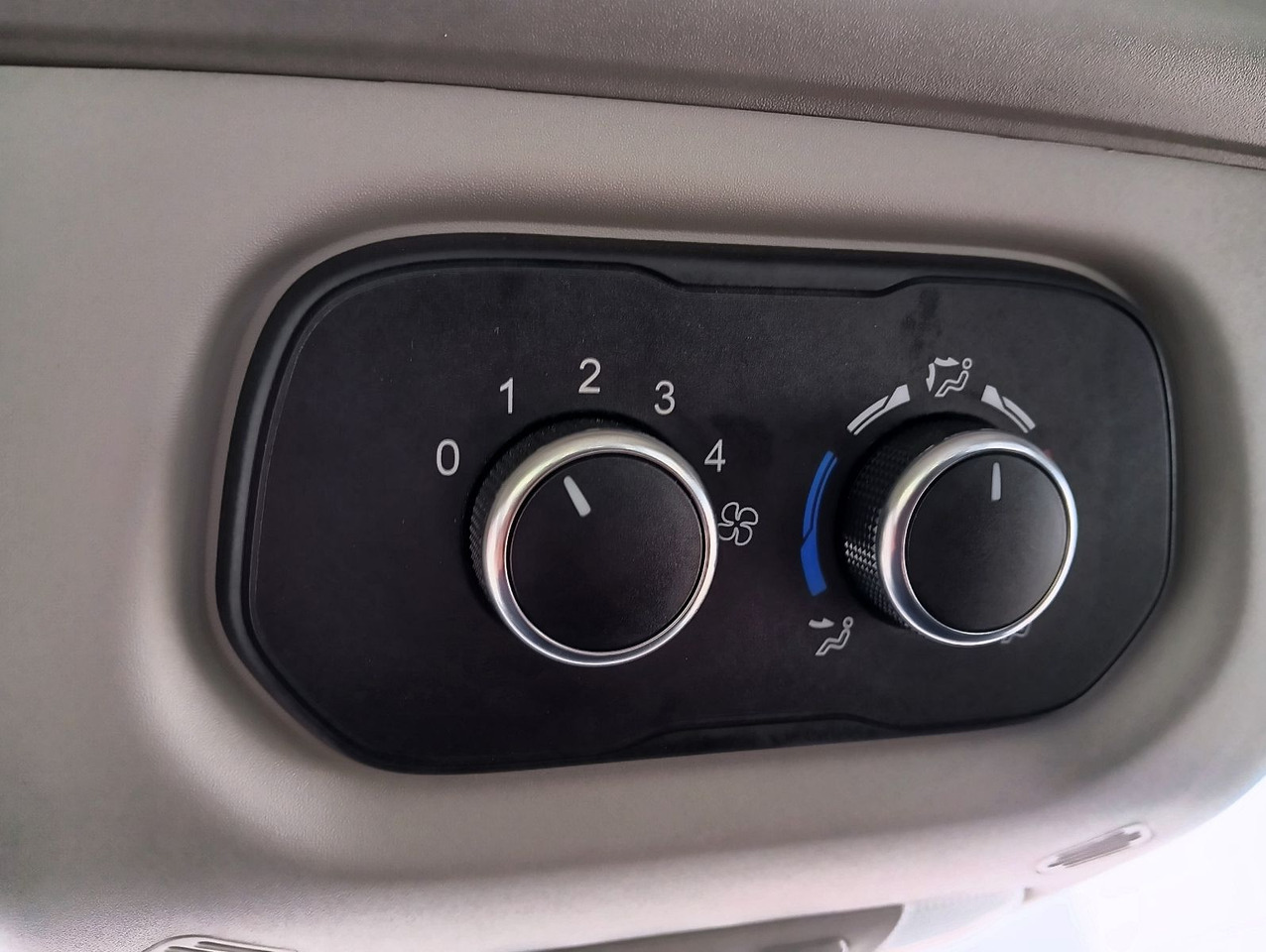 Leasing  Ford Transit Kombi 350 L2 Trend 9-Sitzer 2xHeizung/Kl Ford Transit Kombi 350 L2 Trend 9-Sitzer 2xHeizung/Kl: gambar 16
