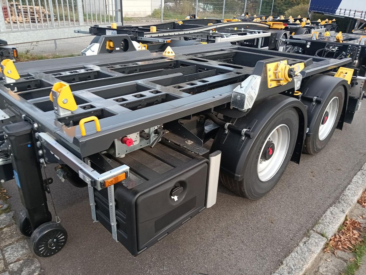 Hüffermann 2-A-MINI-CARRIER SAFETYFIX VERZINKT NEU TOP-PREI - Trailer lewati: gambar 3 Hüffermann 2-A-MINI-CARRIER SAFETYFIX VERZINKT NEU TOP-PREI - Trailer lewati: gambar 3