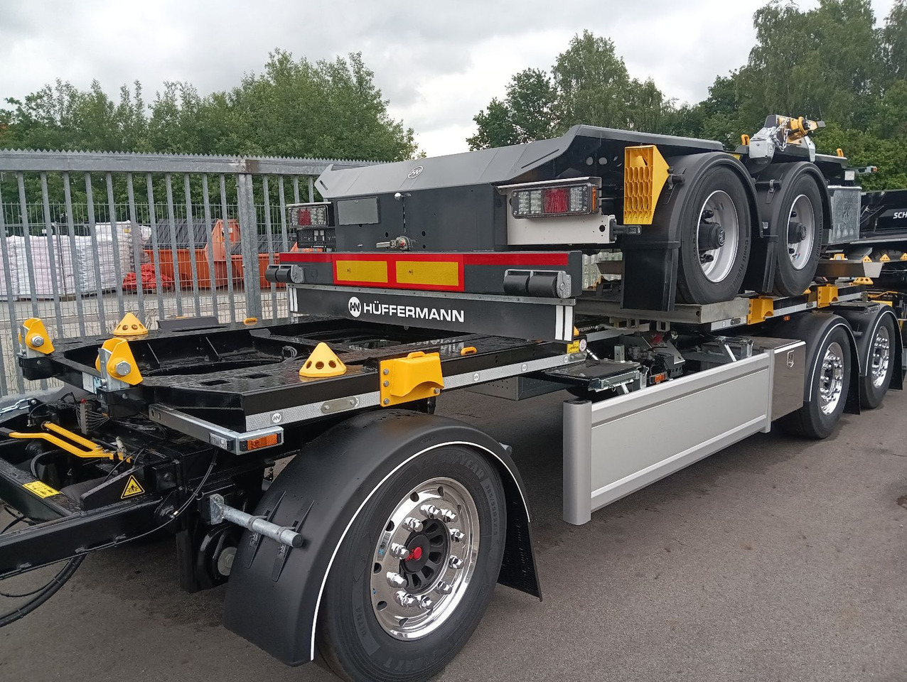 Hüffermann 3-A VARIO-CARRIER SAF NEU VERZINKT LiftAlufelgen - Trailer lewati: gambar 1 Hüffermann 3-A VARIO-CARRIER SAF NEU VERZINKT LiftAlufelgen - Trailer lewati: gambar 1