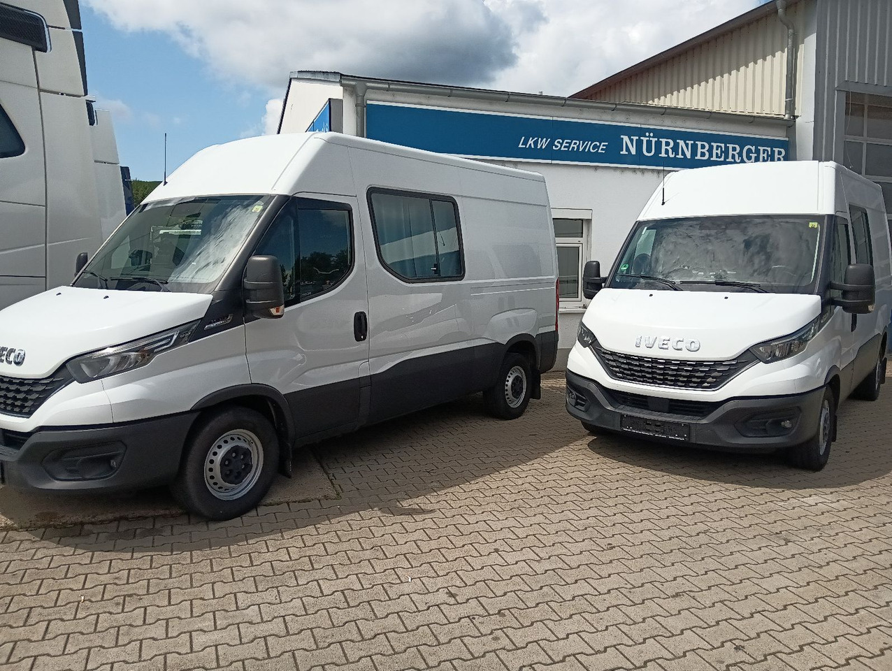 Iveco Daily Kasten HKa 35S21 V WB3520 AHK, Standheizun - Van panel: gambar 4 Iveco Daily Kasten HKa 35S21 V WB3520 AHK, Standheizun - Van panel: gambar 4