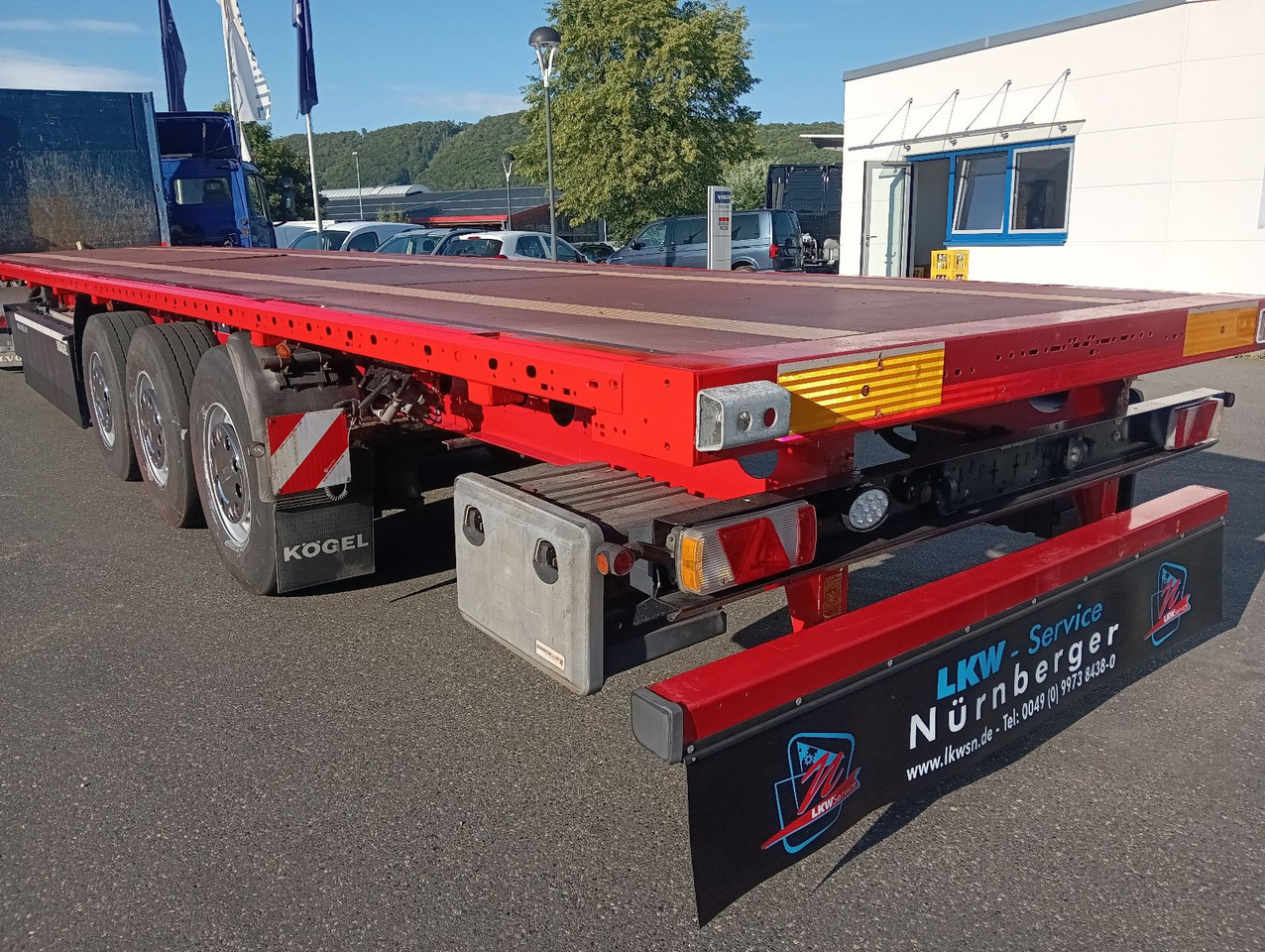 Kögel SN24 Plateau 7xRungen,Palettenkasten, Überbreite - Semi-trailer flatbed: gambar 2 Kögel SN24 Plateau 7xRungen,Palettenkasten, Überbreite - Semi-trailer flatbed: gambar 2
