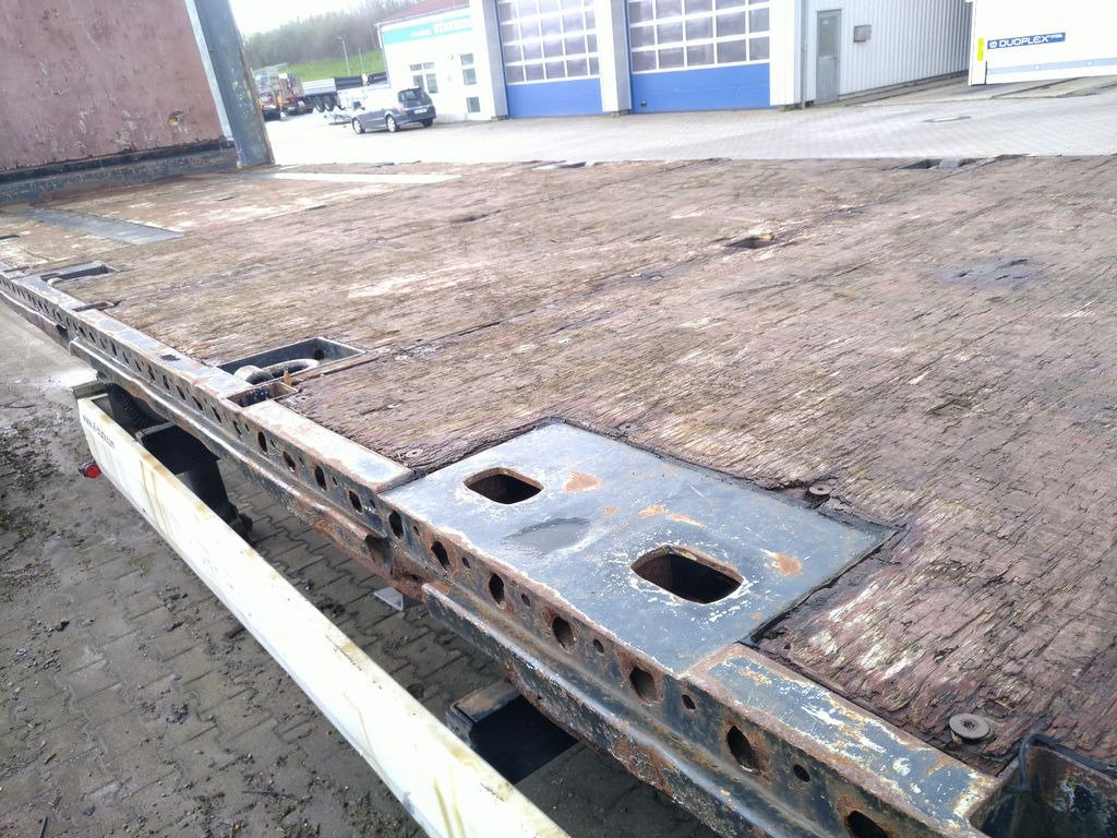 Semi-trailer flatbed Krone SDP27 TwistLocks 40"+ 20" BPW Lift Rungentaschen: gambar 28 Semi-trailer flatbed Krone SDP27 TwistLocks 40"+ 20" BPW Lift Rungentaschen: gambar 28