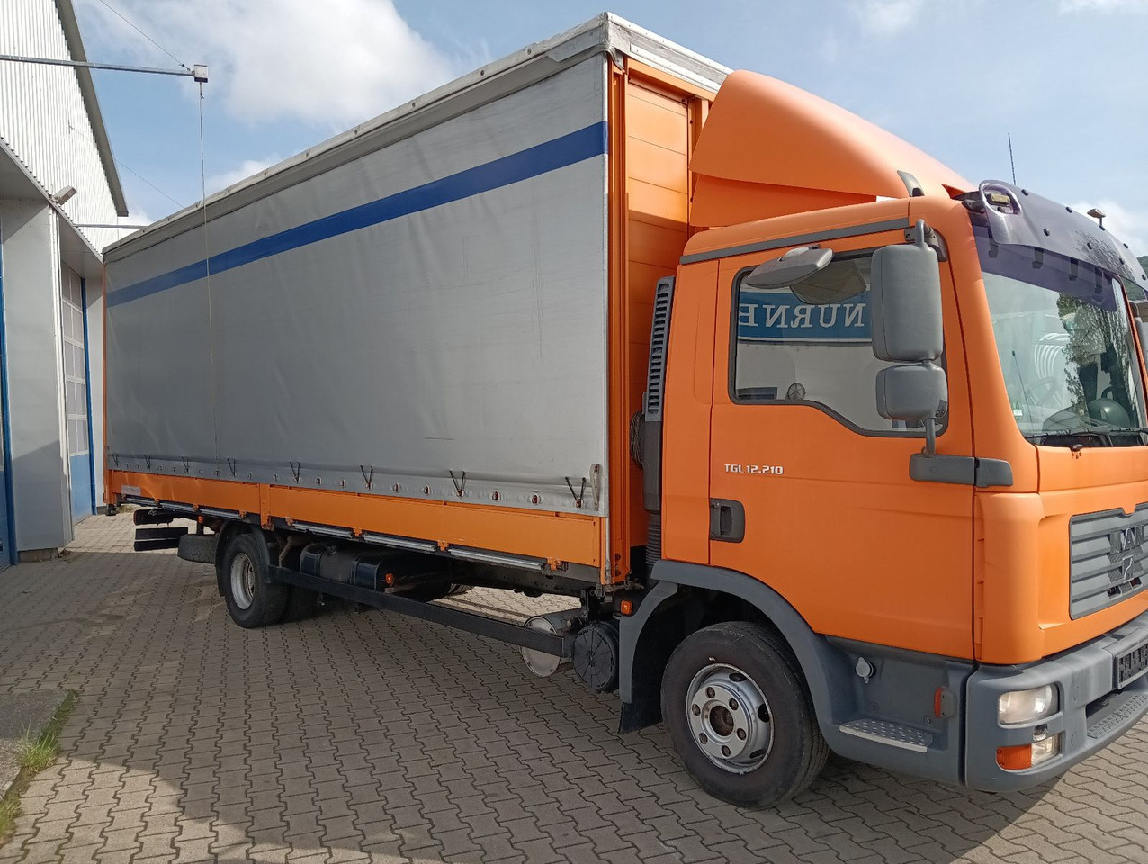 MAN TGL 12.210 4x2 KLIMA,AHK, 7,3m SCHWARZMÜLLER TÜV - Truk dengan terpal samping: gambar 5 MAN TGL 12.210 4x2 KLIMA,AHK, 7,3m SCHWARZMÜLLER TÜV - Truk dengan terpal samping: gambar 5