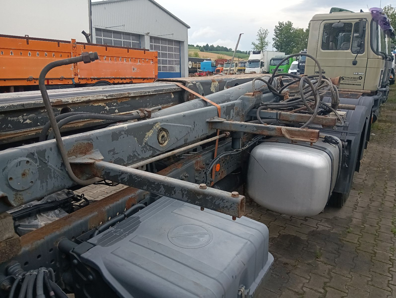 Mercedes-Benz 2545 6x2 Lenk/Lift MEILLER RK2070 Luft/Luft - Truk sasis: gambar 5 Mercedes-Benz 2545 6x2 Lenk/Lift MEILLER RK2070 Luft/Luft - Truk sasis: gambar 5