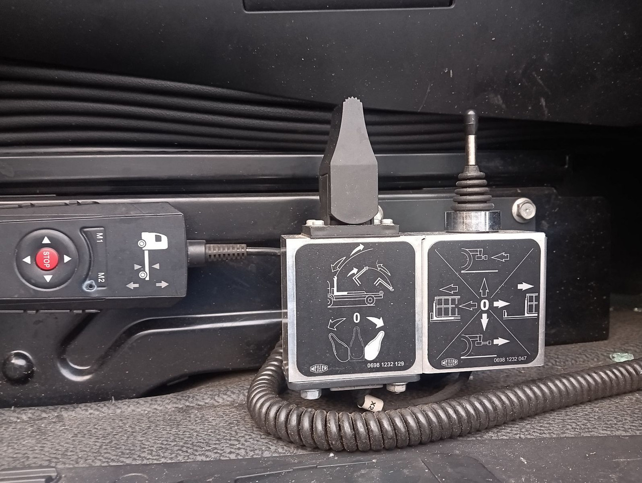 Mercedes-Benz ACTROS 2651 MP5 6x2 MEILLER RETARDER LENKACHS - Hook lift: gambar 4 Mercedes-Benz ACTROS 2651 MP5 6x2 MEILLER RETARDER LENKACHS - Hook lift: gambar 4