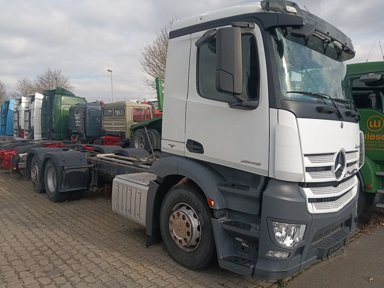 Mercedes-Benz ANTOS 2545 6x2 Lenkachse Luft/Luft PTO AHK - Truk sasis: gambar 2 Mercedes-Benz ANTOS 2545 6x2 Lenkachse Luft/Luft PTO AHK - Truk sasis: gambar 2