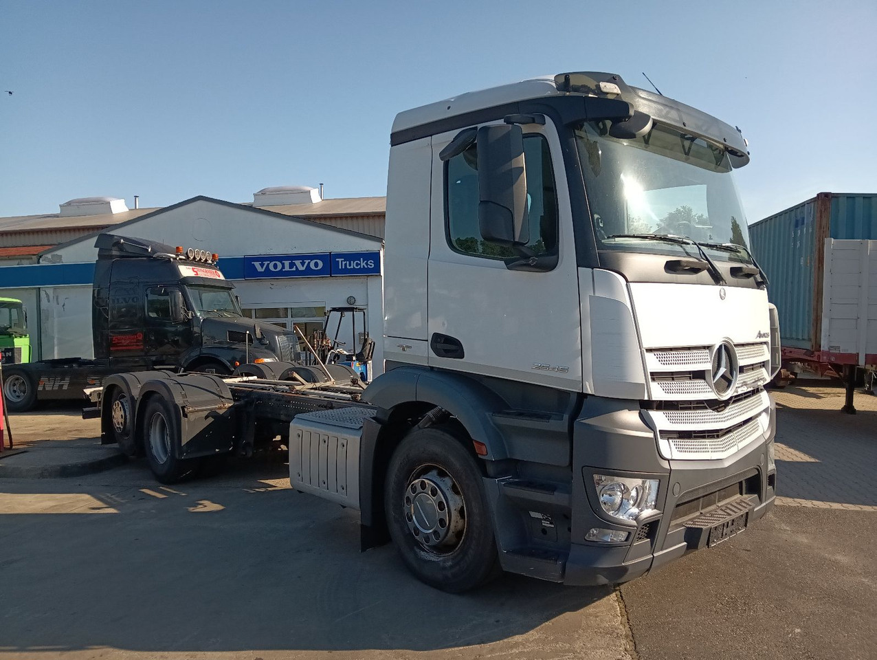 Mercedes-Benz ANTOS 2545 6x2 Lenkachse Luft/Luft PTO AHK - Truk sasis: gambar 4 Mercedes-Benz ANTOS 2545 6x2 Lenkachse Luft/Luft PTO AHK - Truk sasis: gambar 4