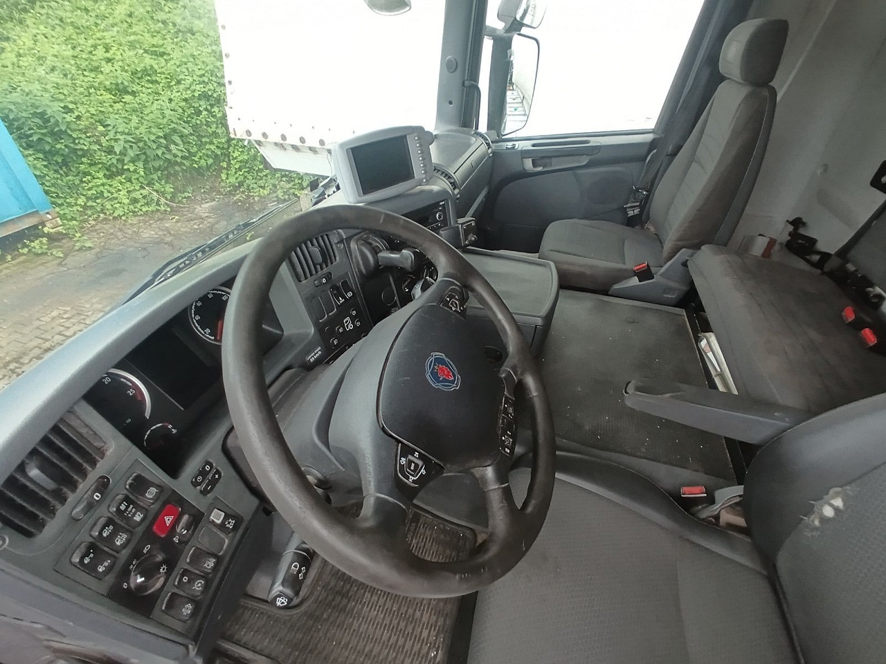 Scania G360 6x2 RETARDER FAUN ROTOPRESS 521L Zöller 230 - Truk sampah: gambar 5 Scania G360 6x2 RETARDER FAUN ROTOPRESS 521L Zöller 230 - Truk sampah: gambar 5