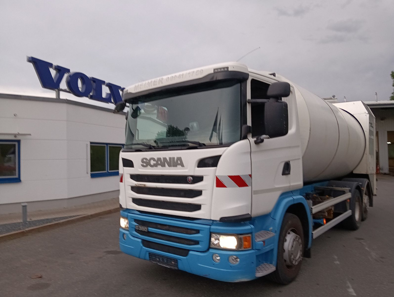 Scania G360 6x2 RETARDER FAUN ROTOPRESS 521L Zöller 230 - Truk sampah: gambar 1 Scania G360 6x2 RETARDER FAUN ROTOPRESS 521L Zöller 230 - Truk sampah: gambar 1