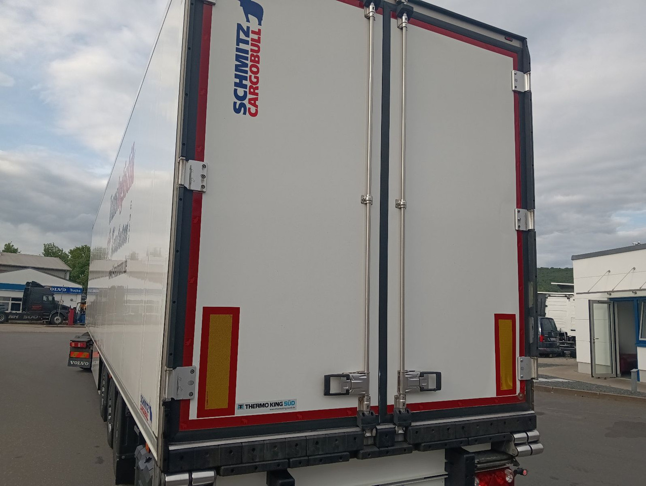 Schmitz Cargobull SKO24-FP45 Bi-Temp TK SLXi Spectrum Doppelst Blu - Semi-trailer kotak tertutup: gambar 2 Schmitz Cargobull SKO24-FP45 Bi-Temp TK SLXi Spectrum Doppelst Blu - Semi-trailer kotak tertutup: gambar 2