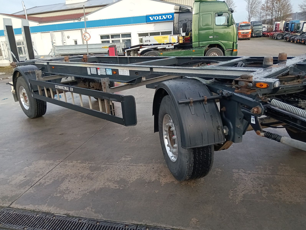 Schwarzmüller 2-A BDF 1,22/1,32 ALCOA Alufelgen ADR 120tkm TÜV Schwarzmüller 2-A BDF 1,22/1,32 ALCOA Alufelgen ADR 120tkm TÜV - Trailer pengangkut mobil: gambar 5 Schwarzmüller 2-A BDF 1,22/1,32 ALCOA Alufelgen ADR 120tkm TÜV Schwarzmüller 2-A BDF 1,22/1,32 ALCOA Alufelgen ADR 120tkm TÜV - Trailer pengangkut mobil: gambar 5