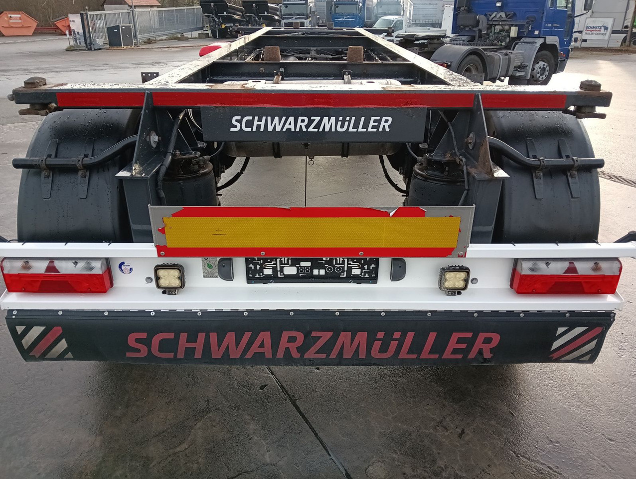Schwarzmüller 2-A BDF 1,22/1,32 ALCOA Alufelgen ADR 120tkm TÜV Schwarzmüller 2-A BDF 1,22/1,32 ALCOA Alufelgen ADR 120tkm TÜV - Trailer pengangkut mobil: gambar 1 Schwarzmüller 2-A BDF 1,22/1,32 ALCOA Alufelgen ADR 120tkm TÜV Schwarzmüller 2-A BDF 1,22/1,32 ALCOA Alufelgen ADR 120tkm TÜV - Trailer pengangkut mobil: gambar 1