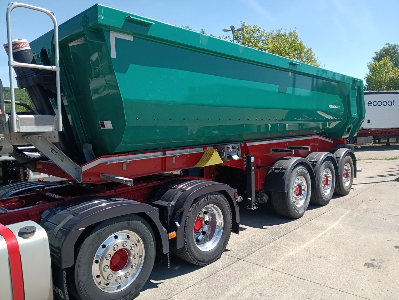 Schwarzmüller 3-A ALU-MULDE mHARDOX ALCOA 25m3 SAF 5420kgPlane - Semi-trailer jungkit: gambar 3 Schwarzmüller 3-A ALU-MULDE mHARDOX ALCOA 25m3 SAF 5420kgPlane - Semi-trailer jungkit: gambar 3