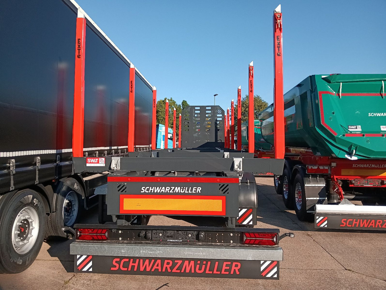 Schwarzmüller 3-A Rungensattel 6xExte144S 5560kg NEU sofort Schwarzmüller 3-A Rungensattel 6xExte144S 5560kg NEU sofort - Semi-trailer pengangkut kayu: gambar 1 Schwarzmüller 3-A Rungensattel 6xExte144S 5560kg NEU sofort Schwarzmüller 3-A Rungensattel 6xExte144S 5560kg NEU sofort - Semi-trailer pengangkut kayu: gambar 1