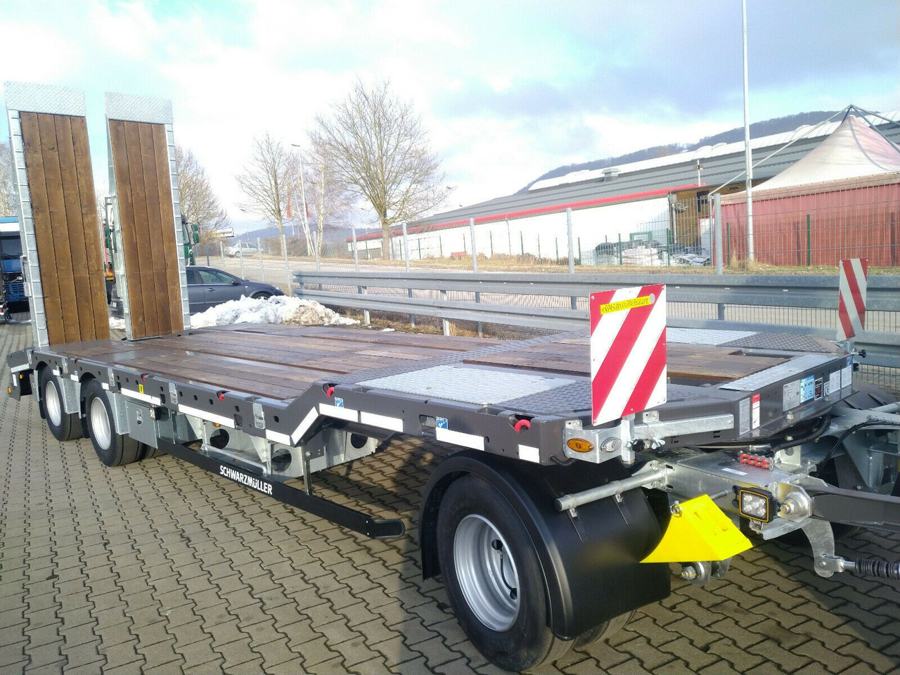 Schwarzmüller 3-A hydr.Rampen Baggermulde Spritzverzinkt Eiche - Trailer low bed: gambar 1 Schwarzmüller 3-A hydr.Rampen Baggermulde Spritzverzinkt Eiche - Trailer low bed: gambar 1