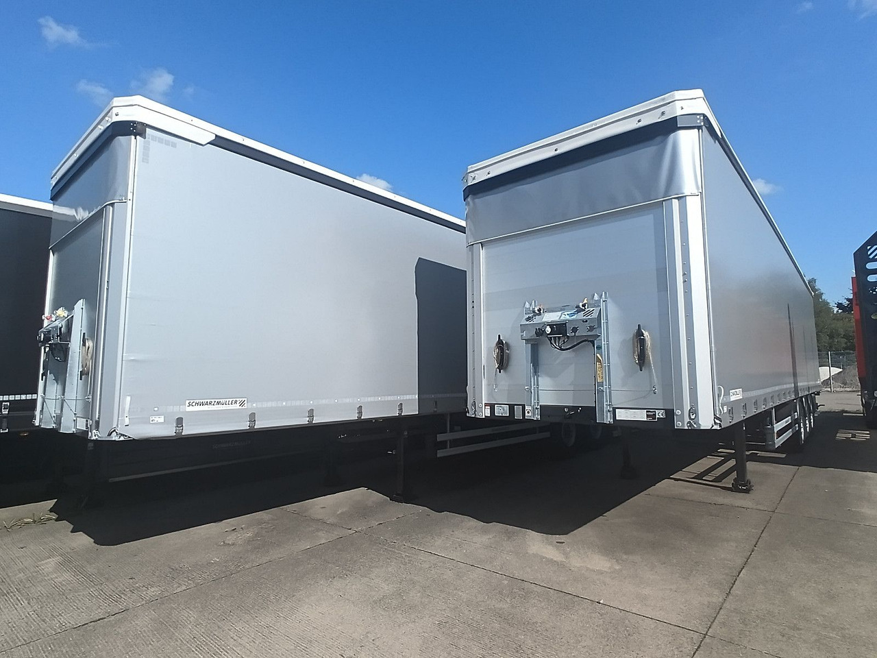 Schwarzmüller ASSE STERZANTE, TETTUCIO APRIBILE HUBDACH LENKAC - Semi-trailer dengan terpal samping: gambar 1 Schwarzmüller ASSE STERZANTE, TETTUCIO APRIBILE HUBDACH LENKAC - Semi-trailer dengan terpal samping: gambar 1