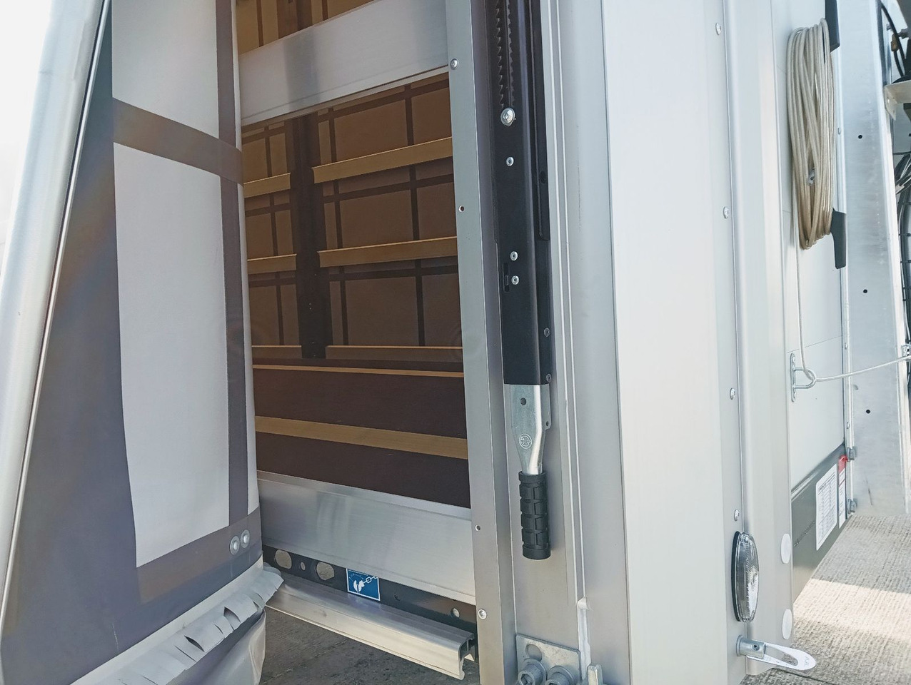 Semi-trailer dengan terpal samping baru Schwarzmüller ASSE STERZANTE, TETTUCIO APRIBILE HUBDACH LENKAC: gambar 40