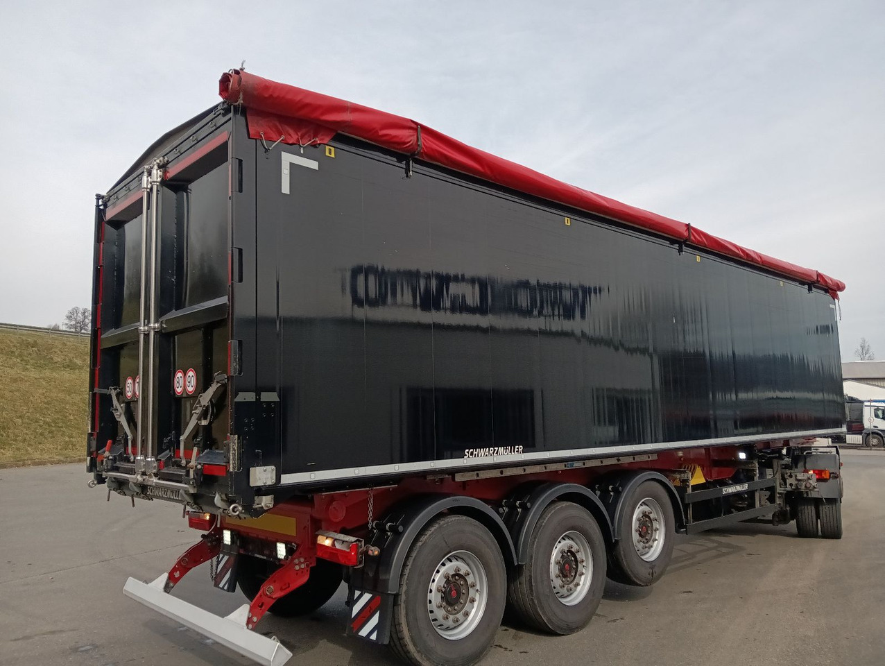 Schwarzmüller K-Serie ALU 54m3 Getreide 6250kg TopZustand - Semi-trailer jungkit: gambar 2 Schwarzmüller K-Serie ALU 54m3 Getreide 6250kg TopZustand - Semi-trailer jungkit: gambar 2