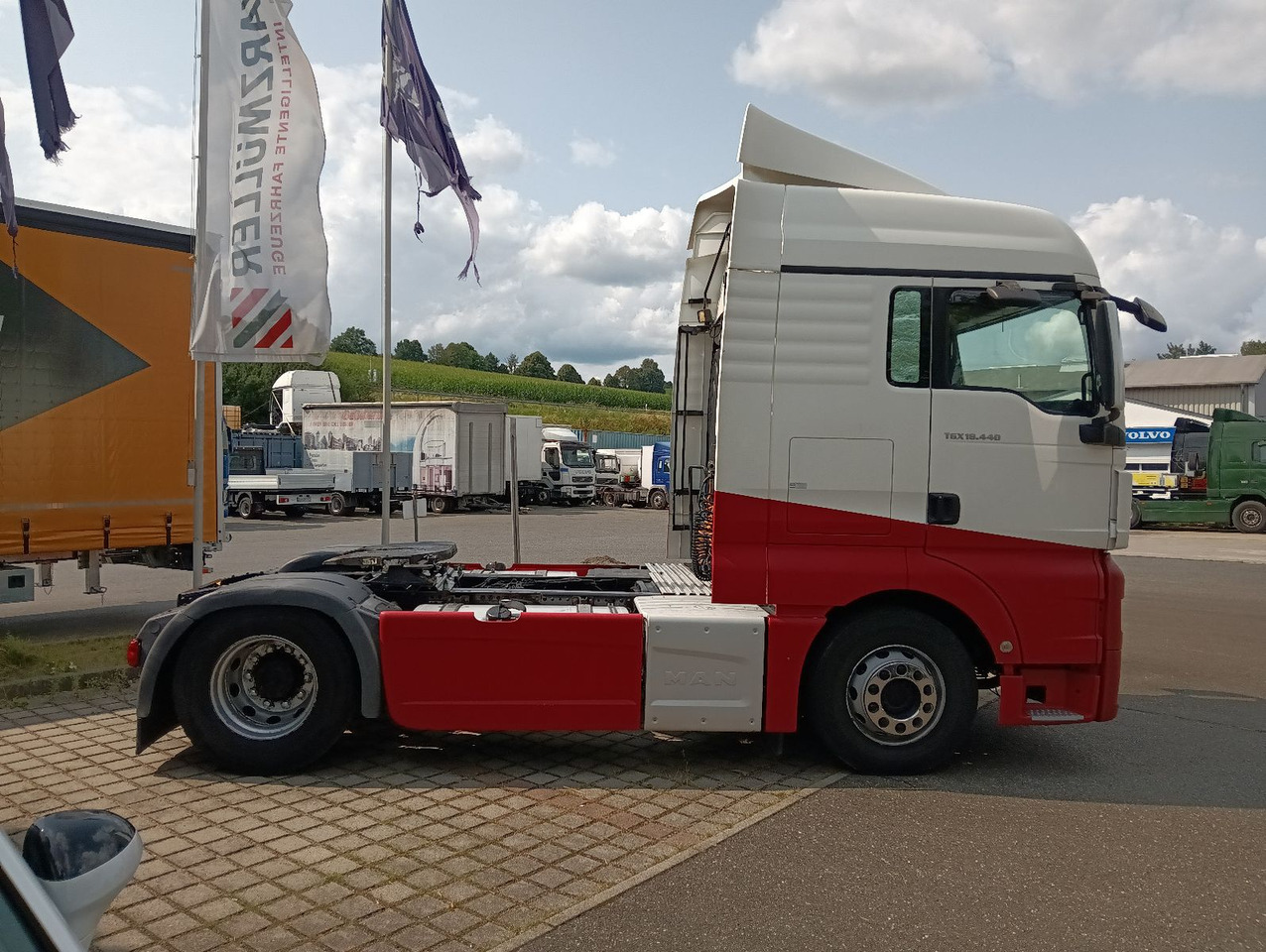 MAN TGX 18:440 BLS INTARDER Vollspoiler Reifen70-90% MAN TGX 18:440 BLS INTARDER Vollspoiler Reifen70-90% - Tractor head: gambar 3 MAN TGX 18:440 BLS INTARDER Vollspoiler Reifen70-90% MAN TGX 18:440 BLS INTARDER Vollspoiler Reifen70-90% - Tractor head: gambar 3