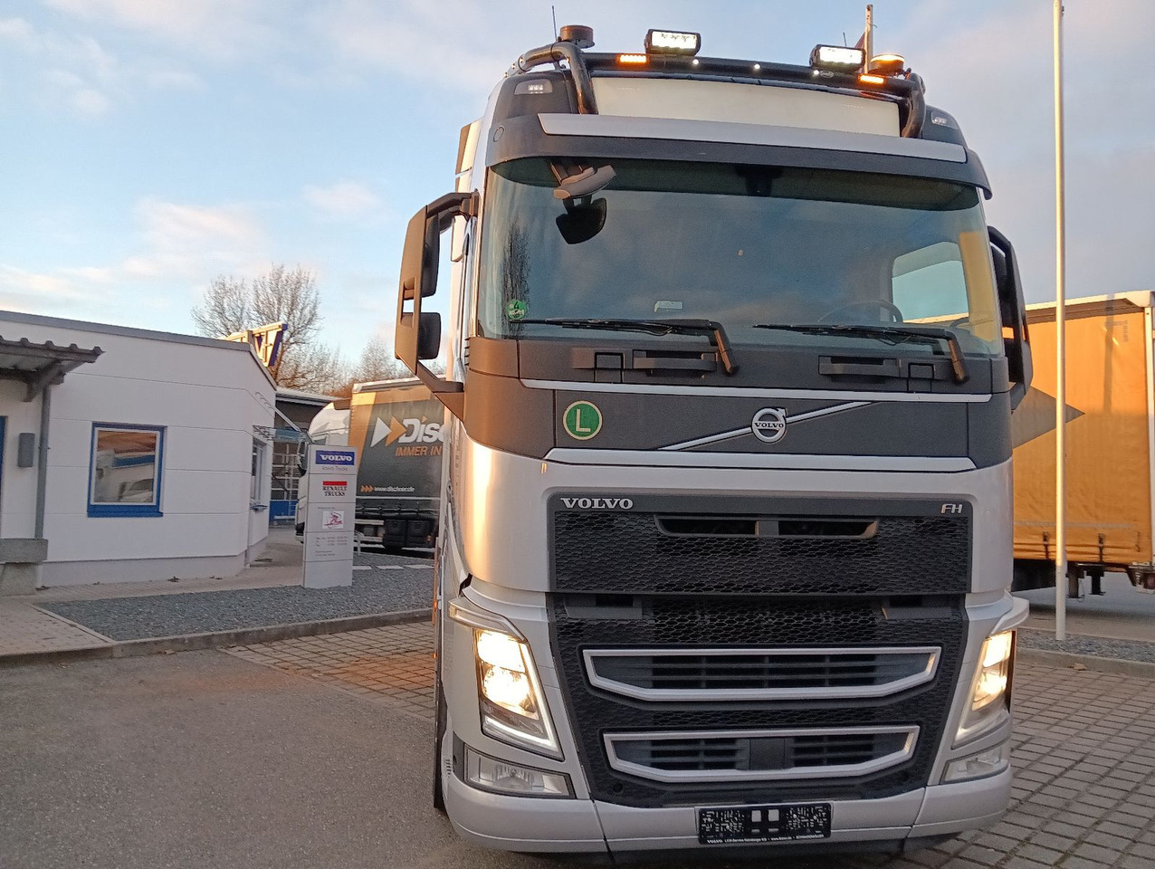 Volvo FH460 Globe FullSpoiler TV I-PARC 2xTank German - Tractor head: gambar 4 Volvo FH460 Globe FullSpoiler TV I-PARC 2xTank German - Tractor head: gambar 4
