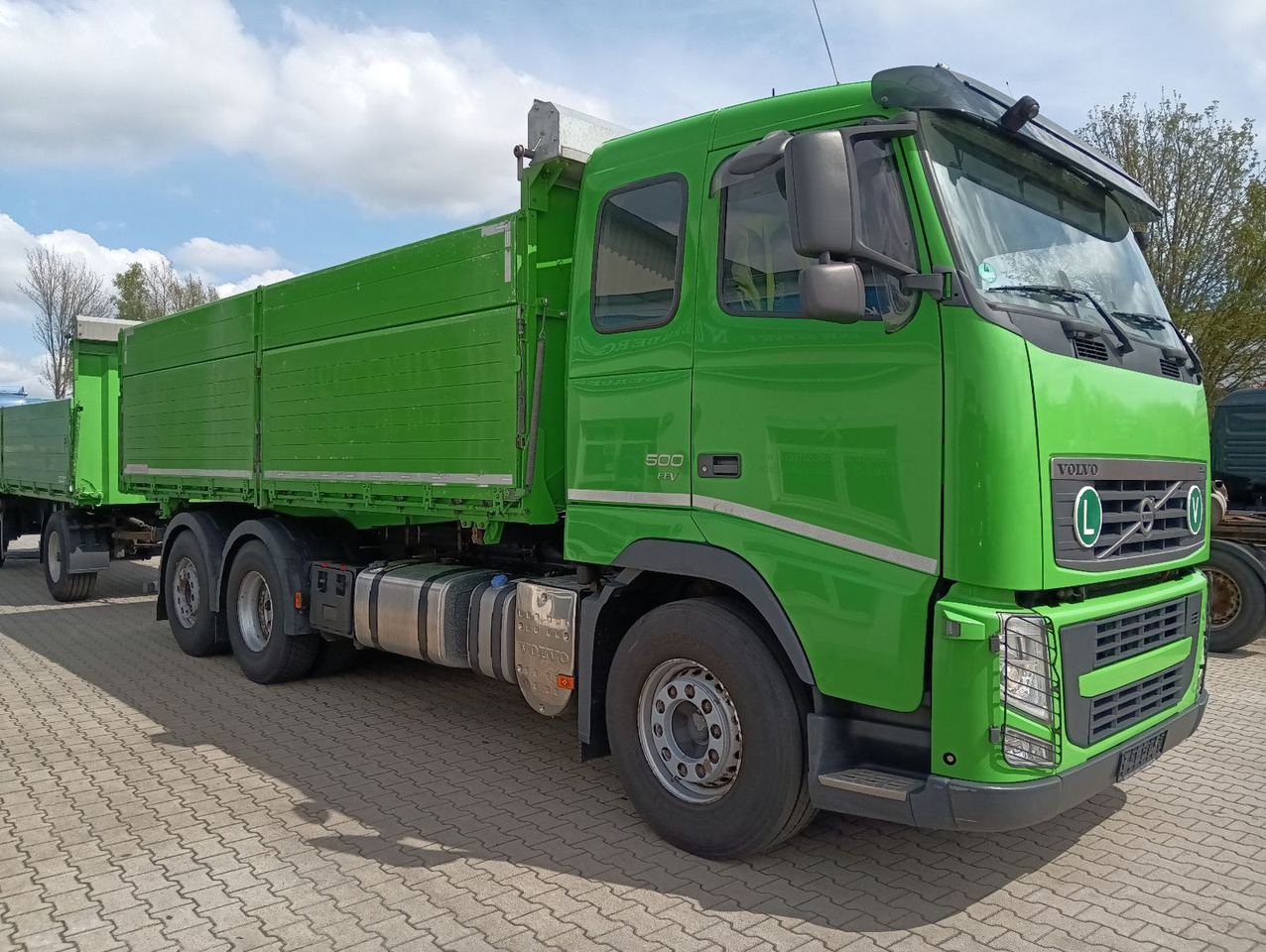 Volvo FH 500 6x2R 22m3 SCHWARZMÜLLER 3-S-GETREIDEKIPPE - Truk jungkit: gambar 4 Volvo FH 500 6x2R 22m3 SCHWARZMÜLLER 3-S-GETREIDEKIPPE - Truk jungkit: gambar 4