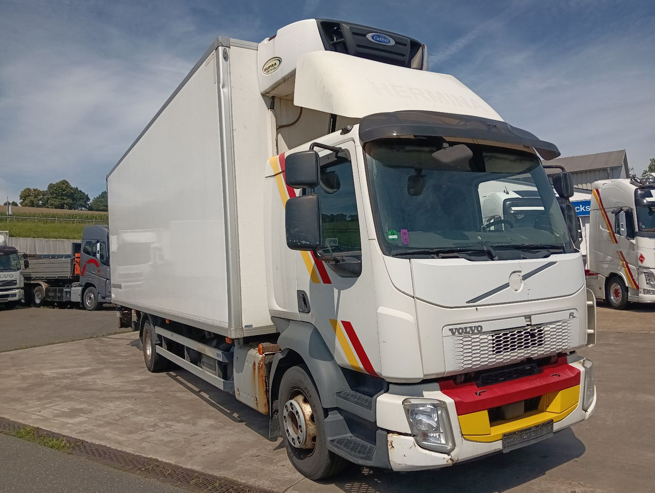 Volvo FL250 4x2R 14t CarrierSupra550 7,3m LBW1.5tKlima - Truk berpendingin: gambar 4 Volvo FL250 4x2R 14t CarrierSupra550 7,3m LBW1.5tKlima - Truk berpendingin: gambar 4