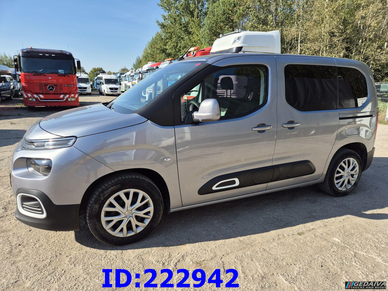 CITROEN Berlingo - Van penumpang: gambar 1 CITROEN Berlingo - Van penumpang: gambar 1