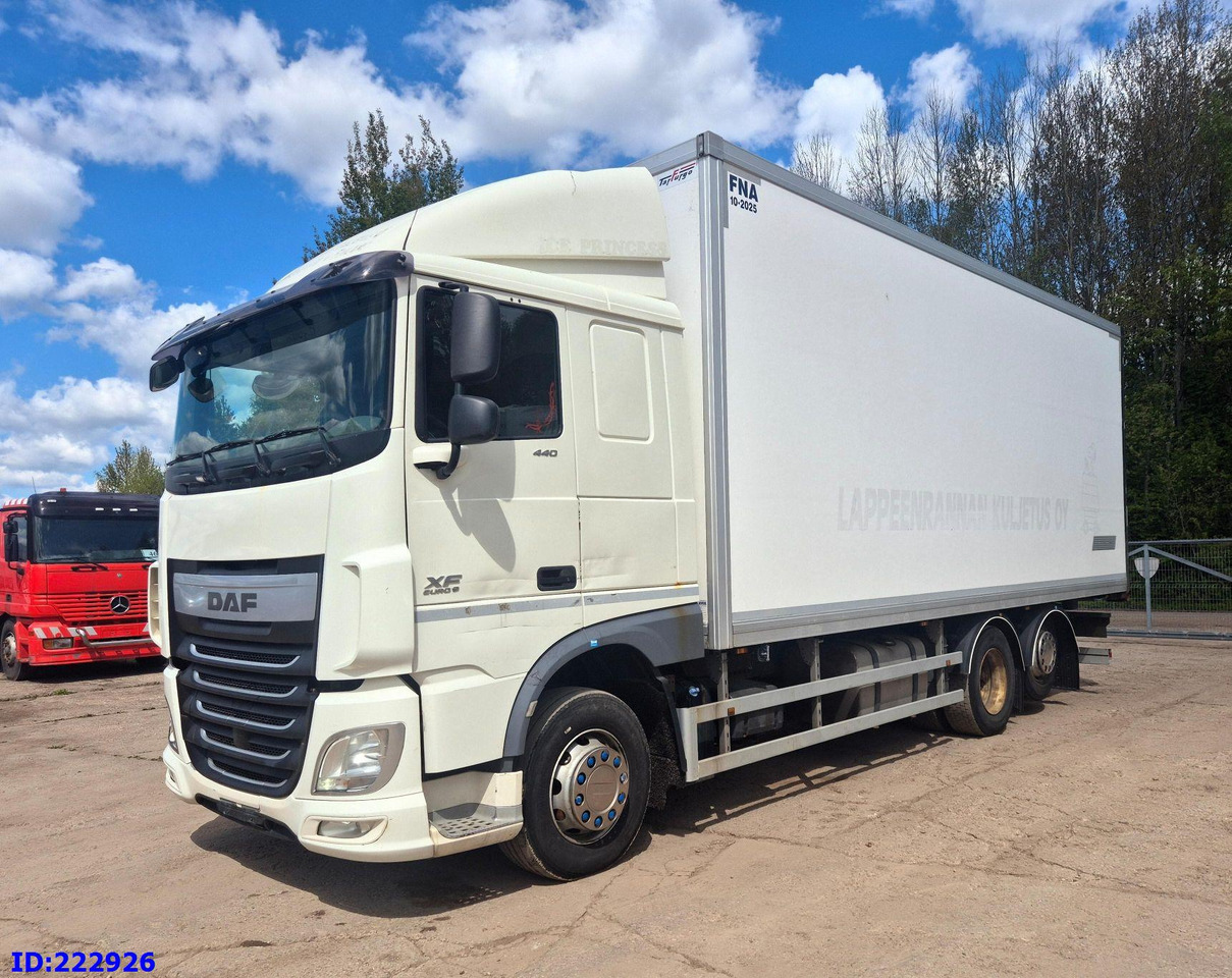 DAF XF 106 440 FAR 6x2 Euro6 - Truk isotermal: gambar 4 DAF XF 106 440 FAR 6x2 Euro6 - Truk isotermal: gambar 4