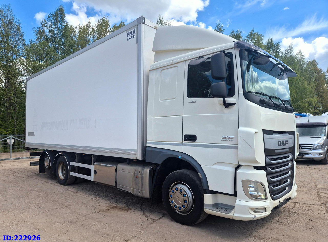 DAF XF 106 440 FAR 6x2 Euro6 - Truk isotermal: gambar 1 DAF XF 106 440 FAR 6x2 Euro6 - Truk isotermal: gambar 1
