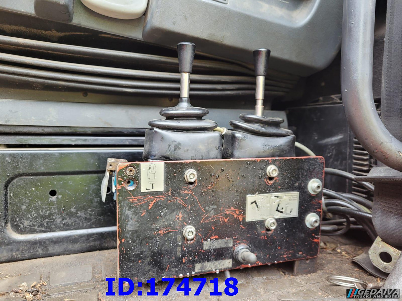 GERGEN GRK 2065 - Derek pemuat: gambar 5 GERGEN GRK 2065 - Derek pemuat: gambar 5