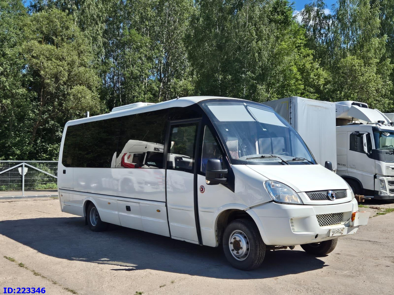 IVECO First / Wing - 28 places - Euro5 (Gearbox defect) - Bus pariwisata: gambar 4 IVECO First / Wing - 28 places - Euro5 (Gearbox defect) - Bus pariwisata: gambar 4