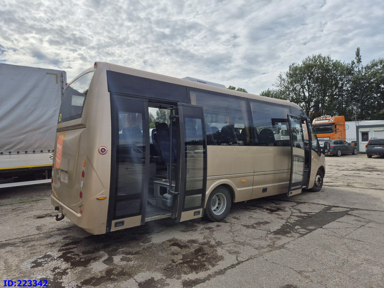IVECO Rosero Euro5 34-Place (Gearbox defekt) - Bus pariwisata: gambar 5 IVECO Rosero Euro5 34-Place (Gearbox defekt) - Bus pariwisata: gambar 5