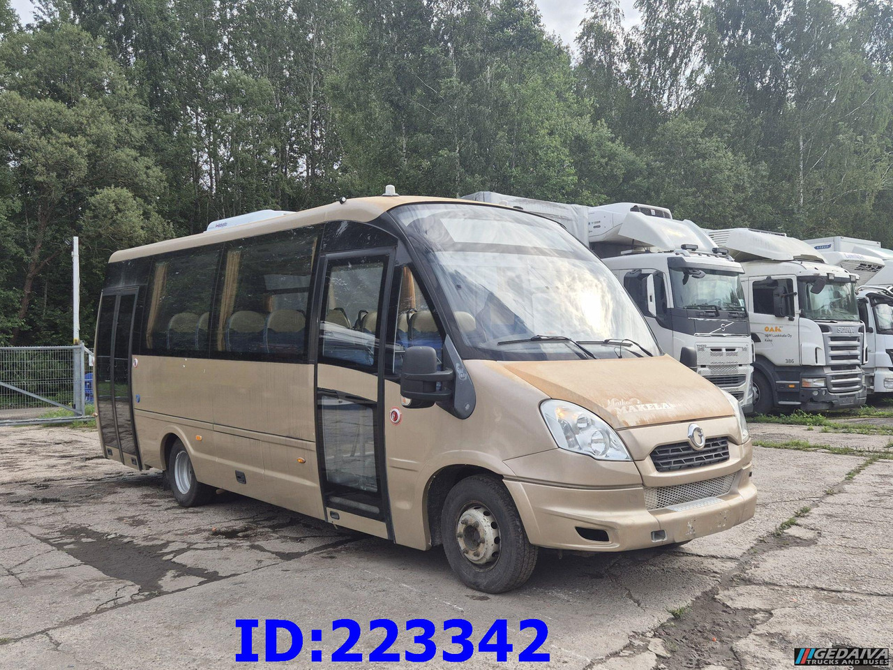 IVECO Rosero Euro5 34-Place (Gearbox defekt) - Bus pariwisata: gambar 4 IVECO Rosero Euro5 34-Place (Gearbox defekt) - Bus pariwisata: gambar 4