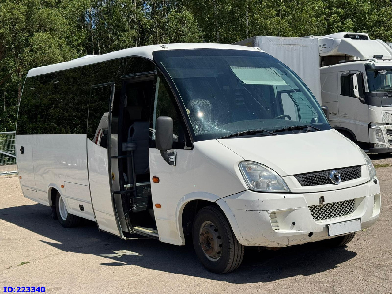 IVECO Wing Euro5 25 places - Bus pariwisata: gambar 2 IVECO Wing Euro5 25 places - Bus pariwisata: gambar 2