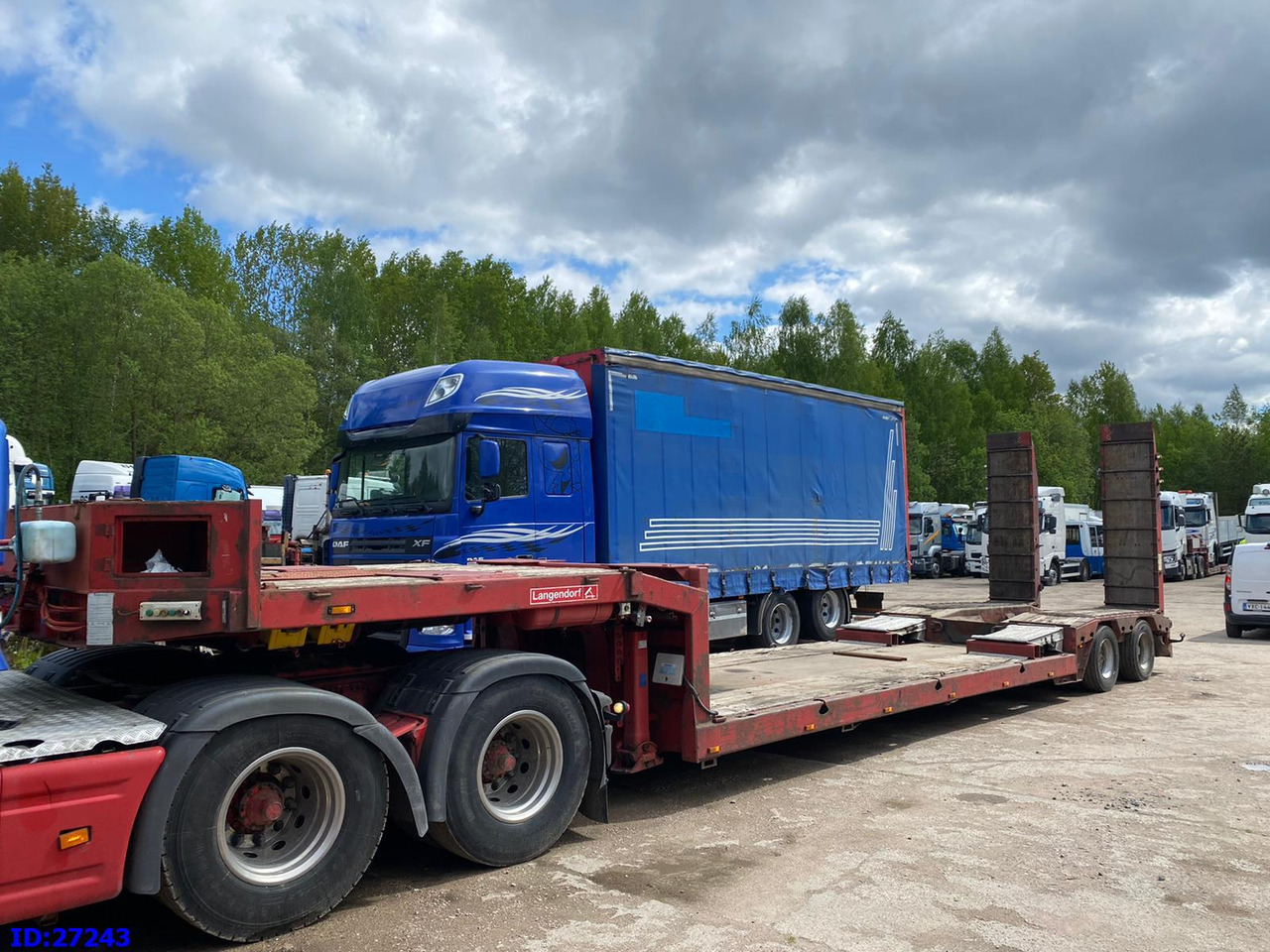 LANGENDORF Satbue 20/28 - Low bed - Semi-trailer low bed: gambar 1 LANGENDORF Satbue 20/28 - Low bed - Semi-trailer low bed: gambar 1