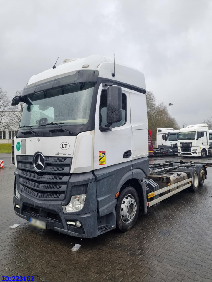 MERCEDES-BENZ Actros 2542 BDF 6x2 Euro6 - Truk sasis: gambar 1 MERCEDES-BENZ Actros 2542 BDF 6x2 Euro6 - Truk sasis: gambar 1