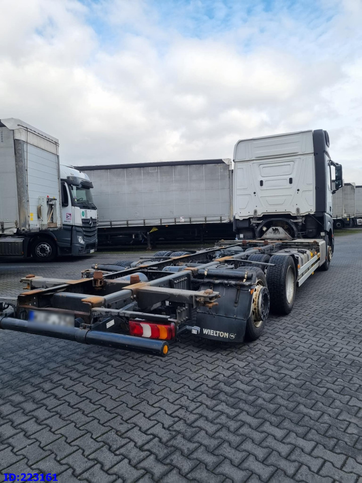 MERCEDES-BENZ Actros 2542 BDF 6x2 Euro6 - Truk sasis: gambar 4 MERCEDES-BENZ Actros 2542 BDF 6x2 Euro6 - Truk sasis: gambar 4