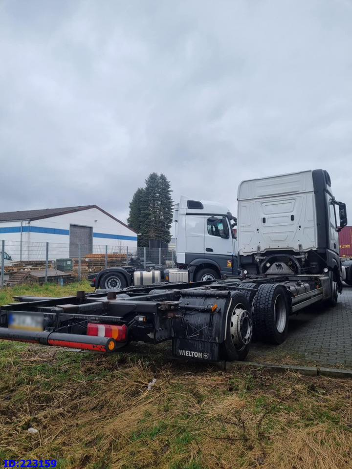 MERCEDES-BENZ Actros 2542 BDF 6x2 Euro6 - Truk sasis: gambar 5 MERCEDES-BENZ Actros 2542 BDF 6x2 Euro6 - Truk sasis: gambar 5