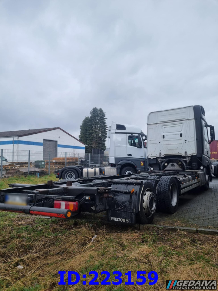 MERCEDES-BENZ Actros 2542 BDF 6x2 Euro6 - Truk sasis: gambar 5 MERCEDES-BENZ Actros 2542 BDF 6x2 Euro6 - Truk sasis: gambar 5