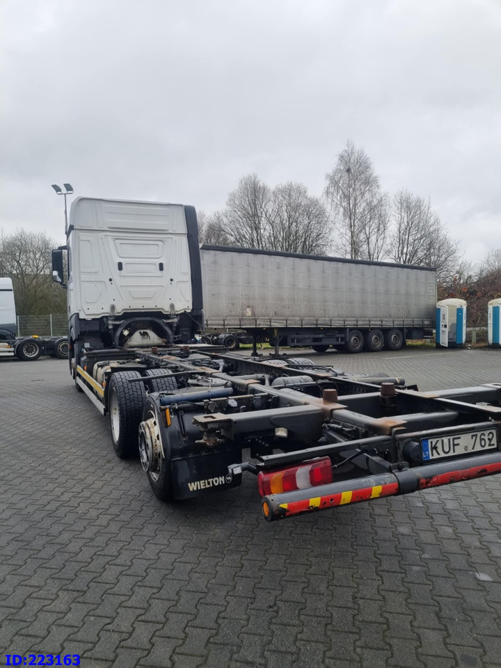 MERCEDES-BENZ Actros 2542 BDF 6x2 Euro6 - Truk sasis: gambar 4 MERCEDES-BENZ Actros 2542 BDF 6x2 Euro6 - Truk sasis: gambar 4
