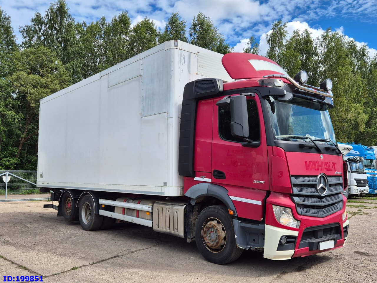 MERCEDES-BENZ Actros 2551 6x2 Euro5 - Truk box: gambar 4 MERCEDES-BENZ Actros 2551 6x2 Euro5 - Truk box: gambar 4