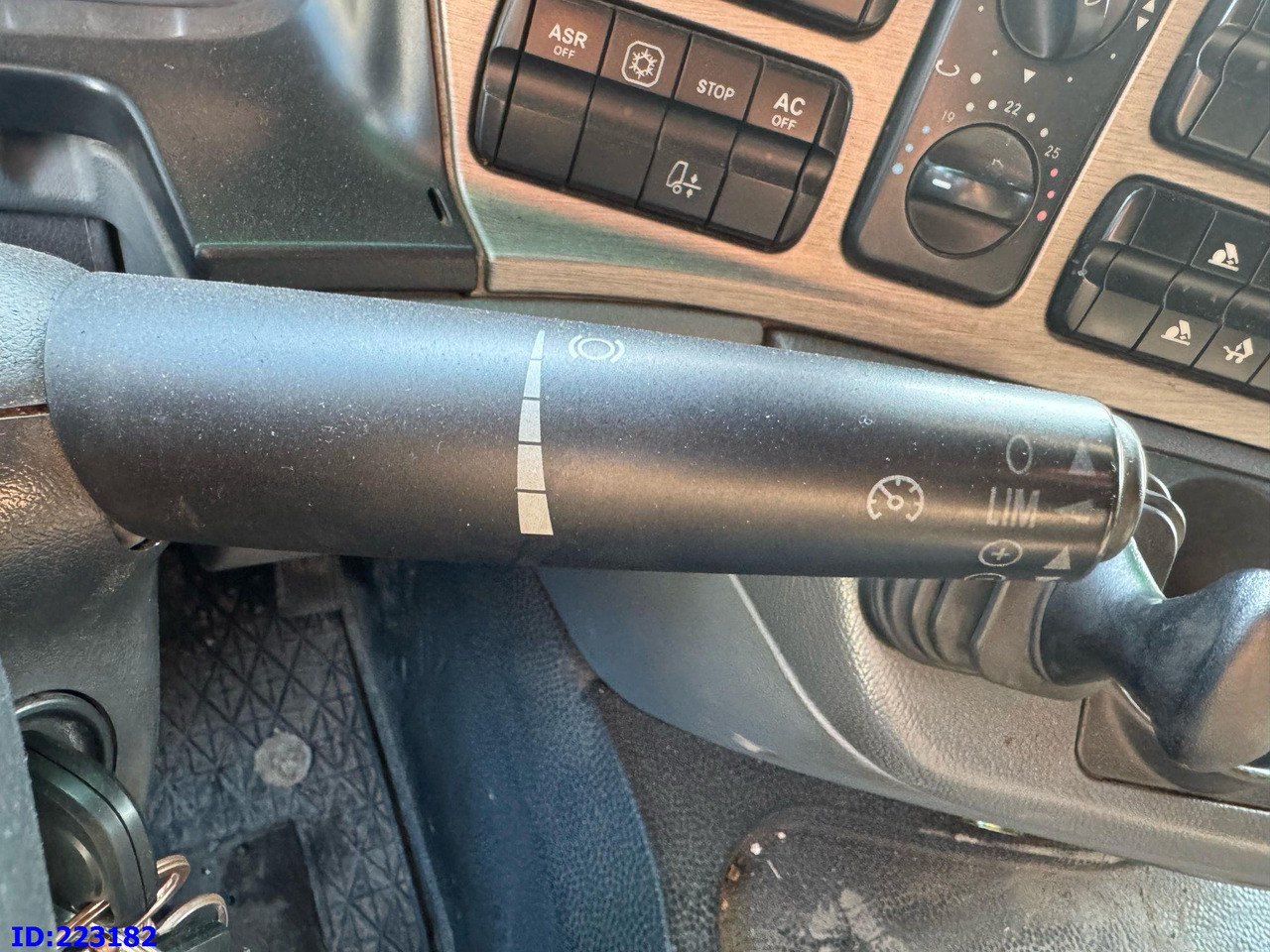 Hook lift MERCEDES-BENZ Actros 2551 8x2 V8 Retarder: gambar 15 Hook lift MERCEDES-BENZ Actros 2551 8x2 V8 Retarder: gambar 15