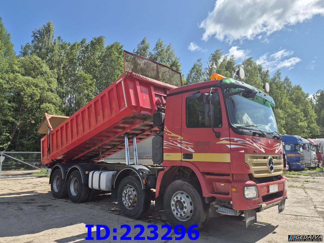 MERCEDES-BENZ Actros 3244 8x4 Big axle Euro5 - Truk jungkit: gambar 4 MERCEDES-BENZ Actros 3244 8x4 Big axle Euro5 - Truk jungkit: gambar 4
