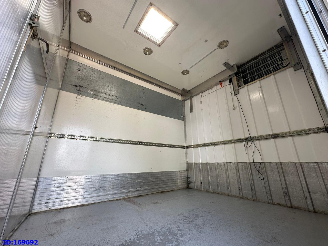Truk berpendingin MERCEDES-BENZ Atego 1218 - Euro5: gambar 7