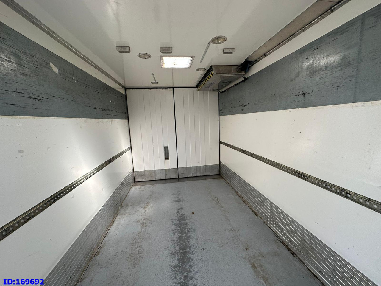 Truk berpendingin MERCEDES-BENZ Atego 1218 - Euro5: gambar 11