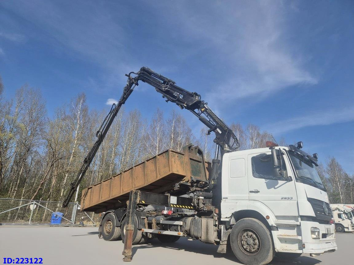 MERCEDES-BENZ Axor 2533 6x2 + Atlas 332.3E Crane - Truk jungkit: gambar 4 MERCEDES-BENZ Axor 2533 6x2 + Atlas 332.3E Crane - Truk jungkit: gambar 4