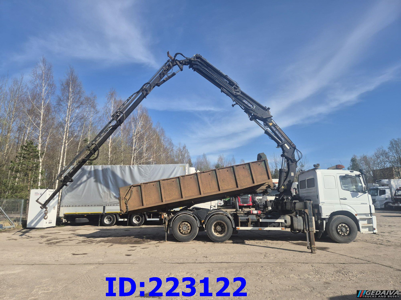 MERCEDES-BENZ Axor 2533 6x2 + Atlas 332.3E Crane - Truk jungkit: gambar 5 MERCEDES-BENZ Axor 2533 6x2 + Atlas 332.3E Crane - Truk jungkit: gambar 5